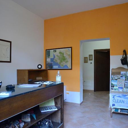 Casa Del Geco Bed & Breakfast Paestum Bagian luar foto
